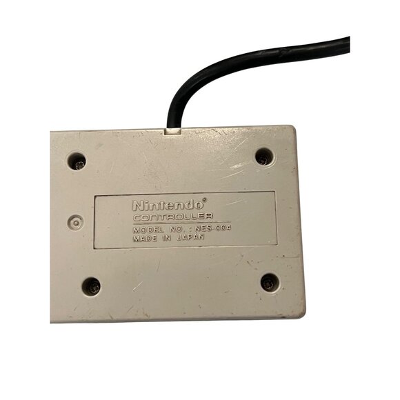 Nintendo NES-004 Controller Original Wired Gaming Accessory Made In Japan - Picture 3 of 5